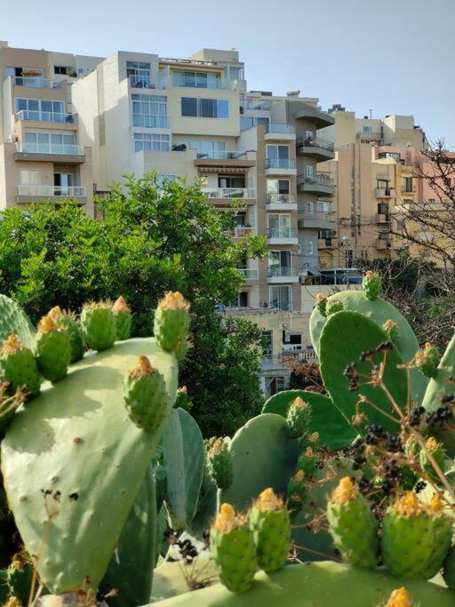 'Home Away From Home' By The Sea Saint Julian's エクステリア 写真